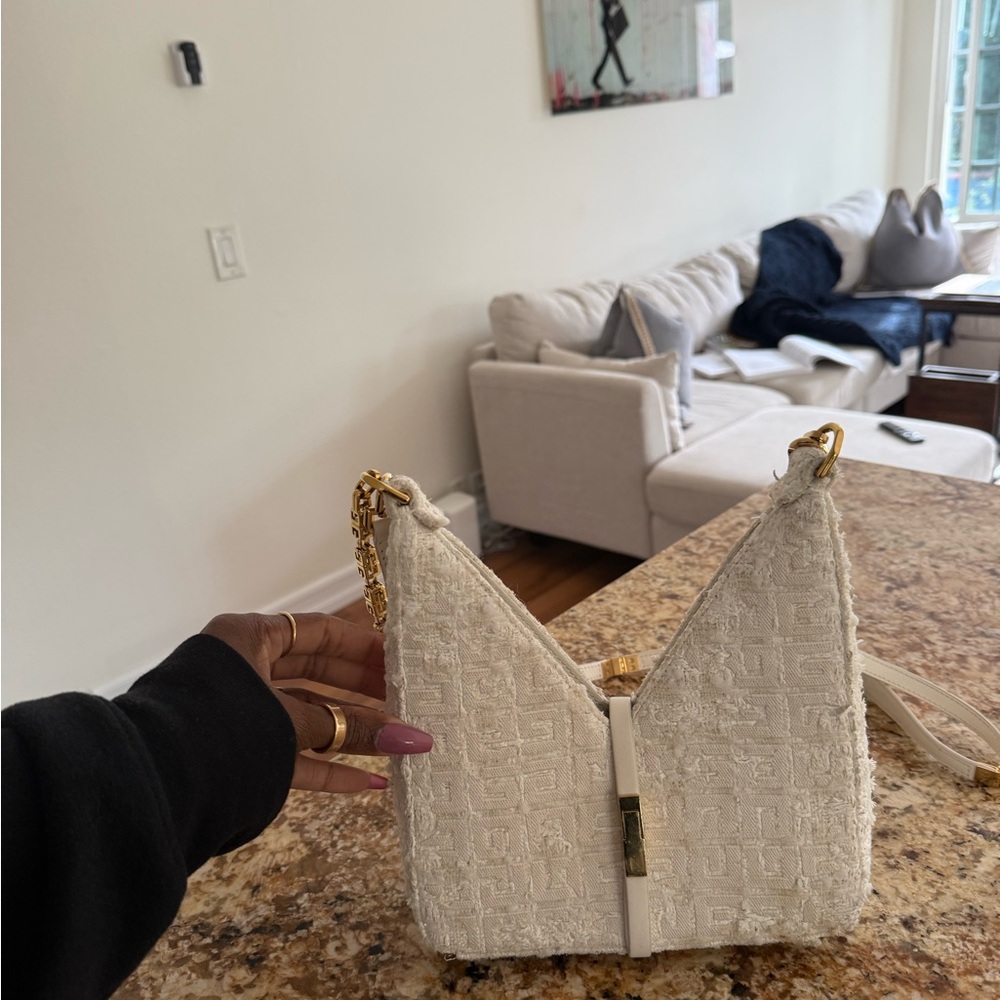 Givenchy White Textured Shoulder Bag